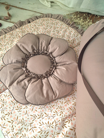 Śpiworek do przedszkola z falbanką 140x75cm różowe  konwalie