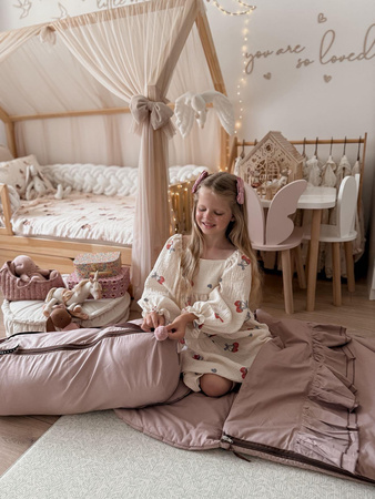  Śpiworek do przedszkola dla dziewczynki z falbankami Różowy  z poduszką kwiatek