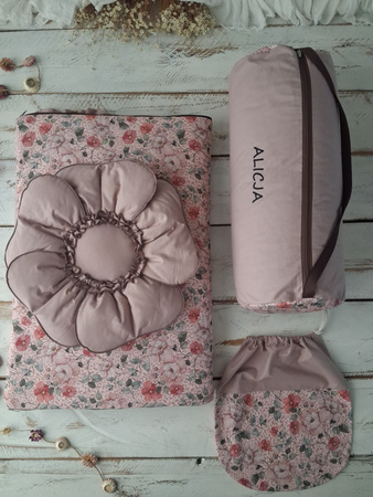 Śpiworek do przedszkola z falbanką 140x75cm różany ogród