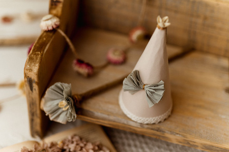 Czapeczka Urodzinowa Boho Hand Made Natural  Beż z Kokardką