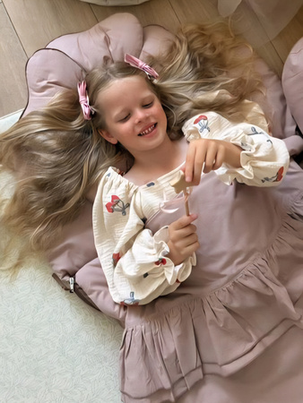  Śpiworek do przedszkola dla dziewczynki z falbankami Różowy  z poduszką kwiatek