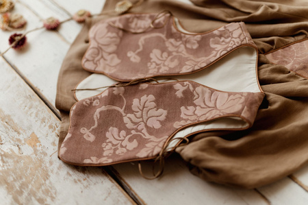 Beżowa Vintage Sukienka Lniana Damska Kwiaty Żakard Marysia Taupe 
