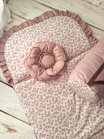 Śpiworek do przedszkola z falbanką 140x75cm różany drzewko różane