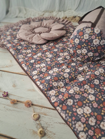 Śpiworek do przedszkola z falbanką 140x75cm jesienne kwiaty