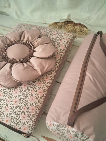 Śpiworek do przedszkola z falbanką 140x75cm różowe kwiaty