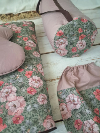 Śpiworek do przedszkola z falbanką 140x75cm różany wiosenne kwiaty