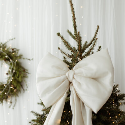 Kokarda na choinkę ecru 50×40 cm L średnia wstążki 150cmx2