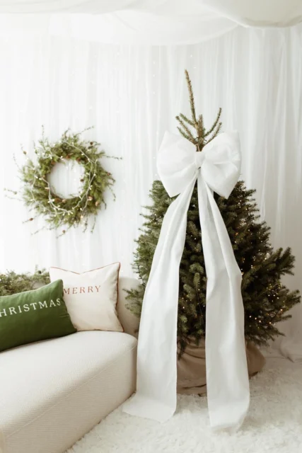 Duża kokarda na choinkę 50×40 L biała