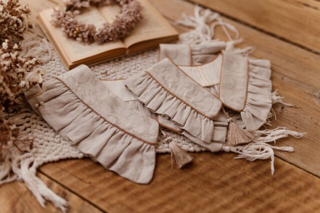 Kołnierzyk z falbanką lniany w kwiaty damski Antonina