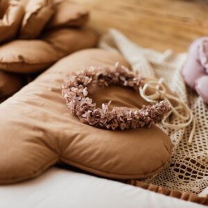 Poduszka dekoracyjna bawełniana kwiat retro róż rozmiar 50 zawieszka