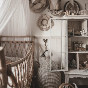 Poduszka kwiat beżowa 60×60cm