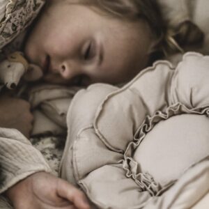 Poduszka kwiat beżowa 60×60cm