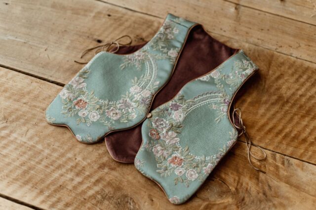 Retro kamizelka kwiaty dla dziecka żakard