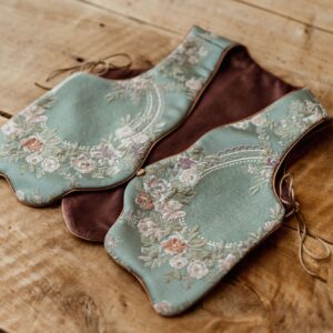 Retro kamizelka kwiaty dla dziecka żakard