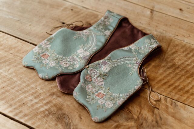 Retro kamizelka kwiaty dla dziecka żakard