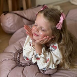 Śpiworek do przedszkola dla dziewczynki z falbankami różowy