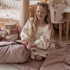 Śpiworek do przedszkola dla dziewczynki z falbankami różowy