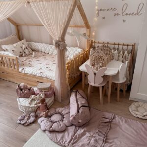 Śpiworek do przedszkola dla dziewczynki z falbankami różowy