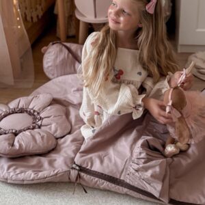 Śpiworek do przedszkola dla dziewczynki z falbankami różowy