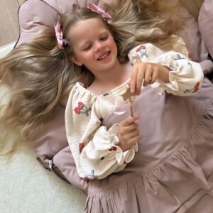 Śpiworek do przedszkola dla dziewczynki z falbankami różowy