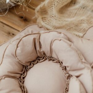 Bawełniana poduszka dekoracyjna kwiat boho beż rozmiar 40 zawieszka