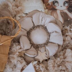 Bawełniana poduszka dekoracyjna kwiat boho beż rozmiar 40 zawieszka