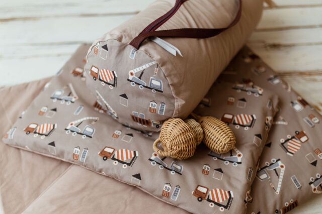 Bawełniany kocyk 3w1 zestaw auta beż junior