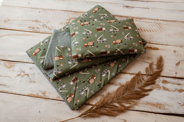 Bawełniany kocyk auta 3w1 zestaw szałwia junior