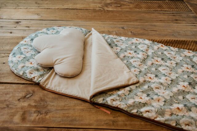 Bawełniany śpiworek pościel do żłobka zestaw 3w1 kwiaty białe magnolie