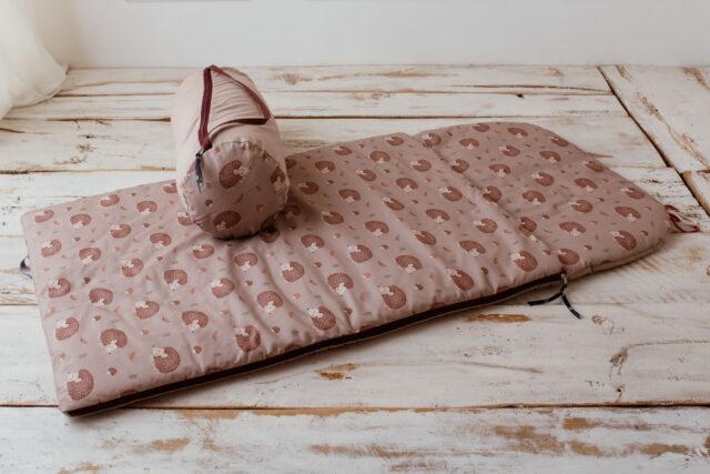 Bawełniany śpiworek pościel do żłobka zestaw premium 3w1 jeżyki coffe