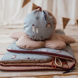 Bawełniany śpiworek dla chłopca do żłobka z poduszką