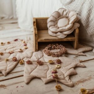 Beżowa mata klon liść bawełniana do zabawy dla dziecka