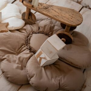 Beżowa mata kwiat 5 dywanik do zabawy dla dzieci boho