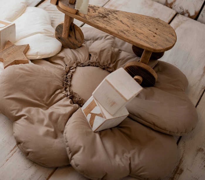 Beżowa mata kwiat 5 dywanik do zabawy dla dzieci boho