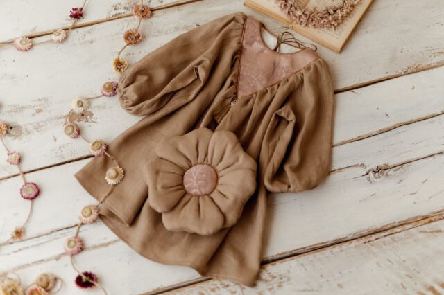 Beżowa vintage sukienka lniana damska kwiaty żakard Marysia taupe