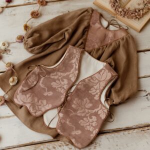 Beżowa vintage sukienka lniana damska kwiaty żakard Marysia taupe