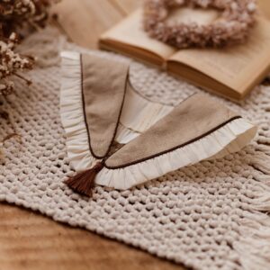 Beżowy kołnierzyk z falbanką damski anielka