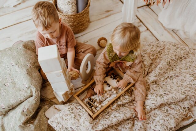 Beżowy śpiworek dla dziecka 5-10 lat junior