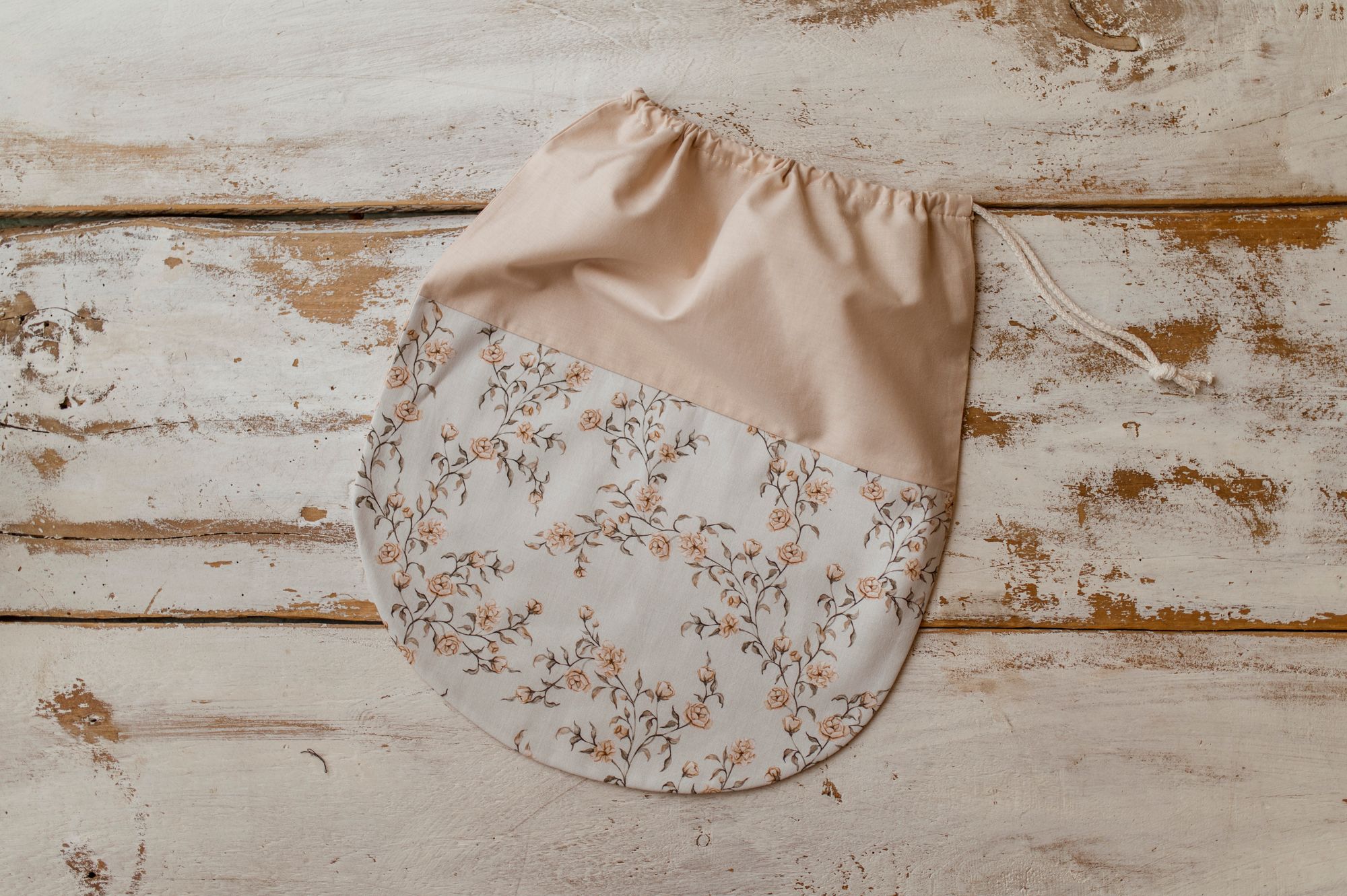 Beżowy worek na buty do przedszkola