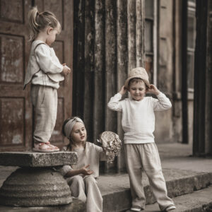 Bluzeczka lniana z koronką z krótkim rękawkiem retro szara glina