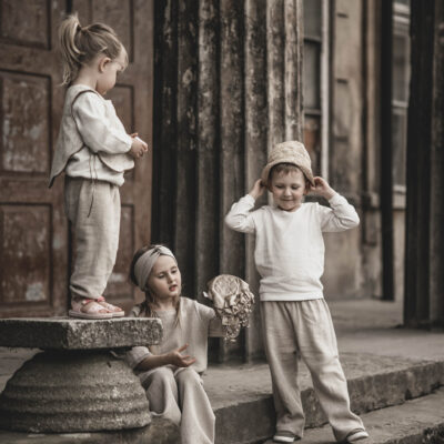 Bluzeczka lniana z koronką z krótkim rękawkiem retro szara glina