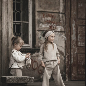 Bluzeczka lniana z koronką z krótkim rękawkiem retro szara glina