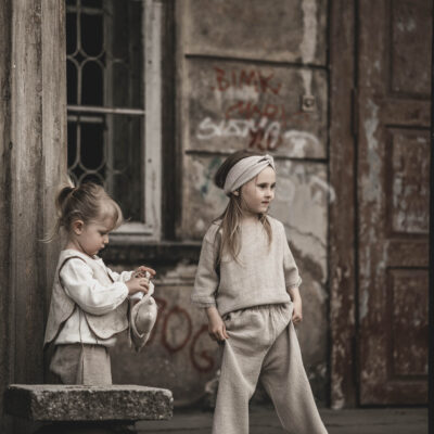 Bluzeczka lniana z koronką z krótkim rękawkiem retro szara glina