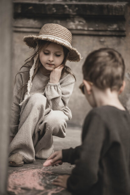 Bluzka lniana retro dla dziewczynki szara glina