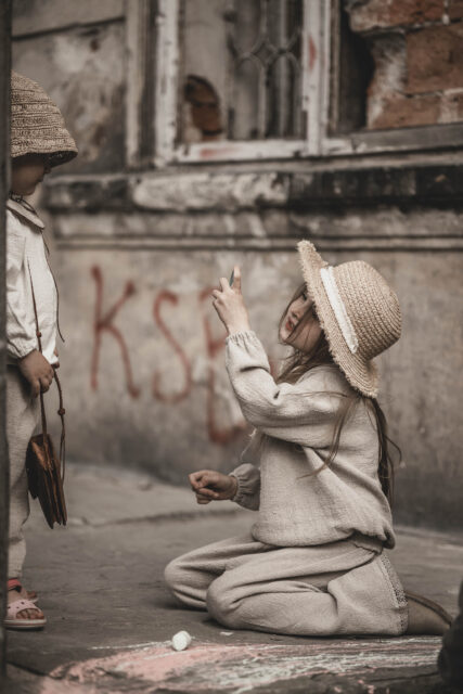 Bluzka lniana retro dla dziewczynki szara glina