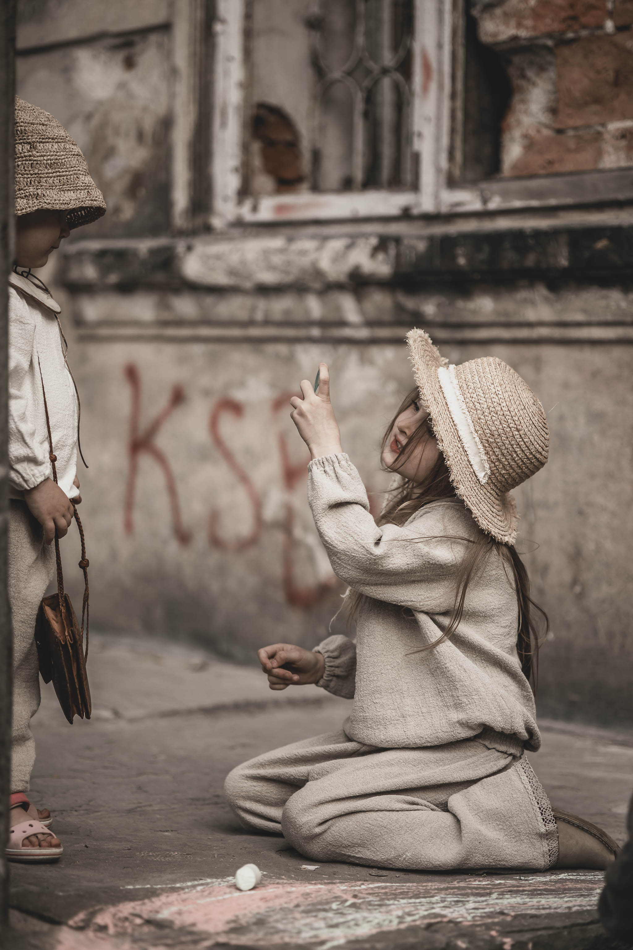 Bluzka lniana retro dla dziewczynki szara glina