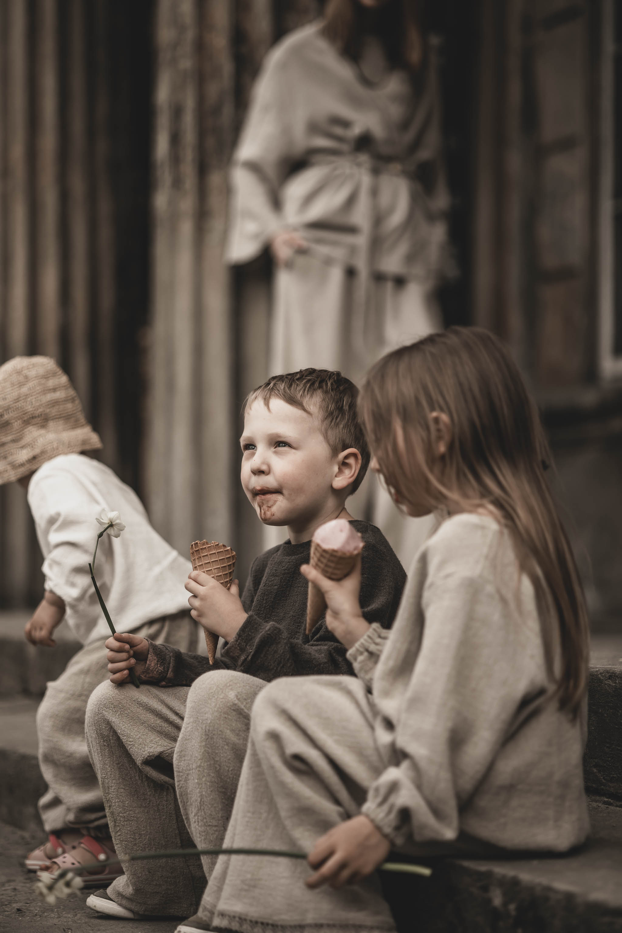 Bluzka lniana retro dla dziewczynki szara glina