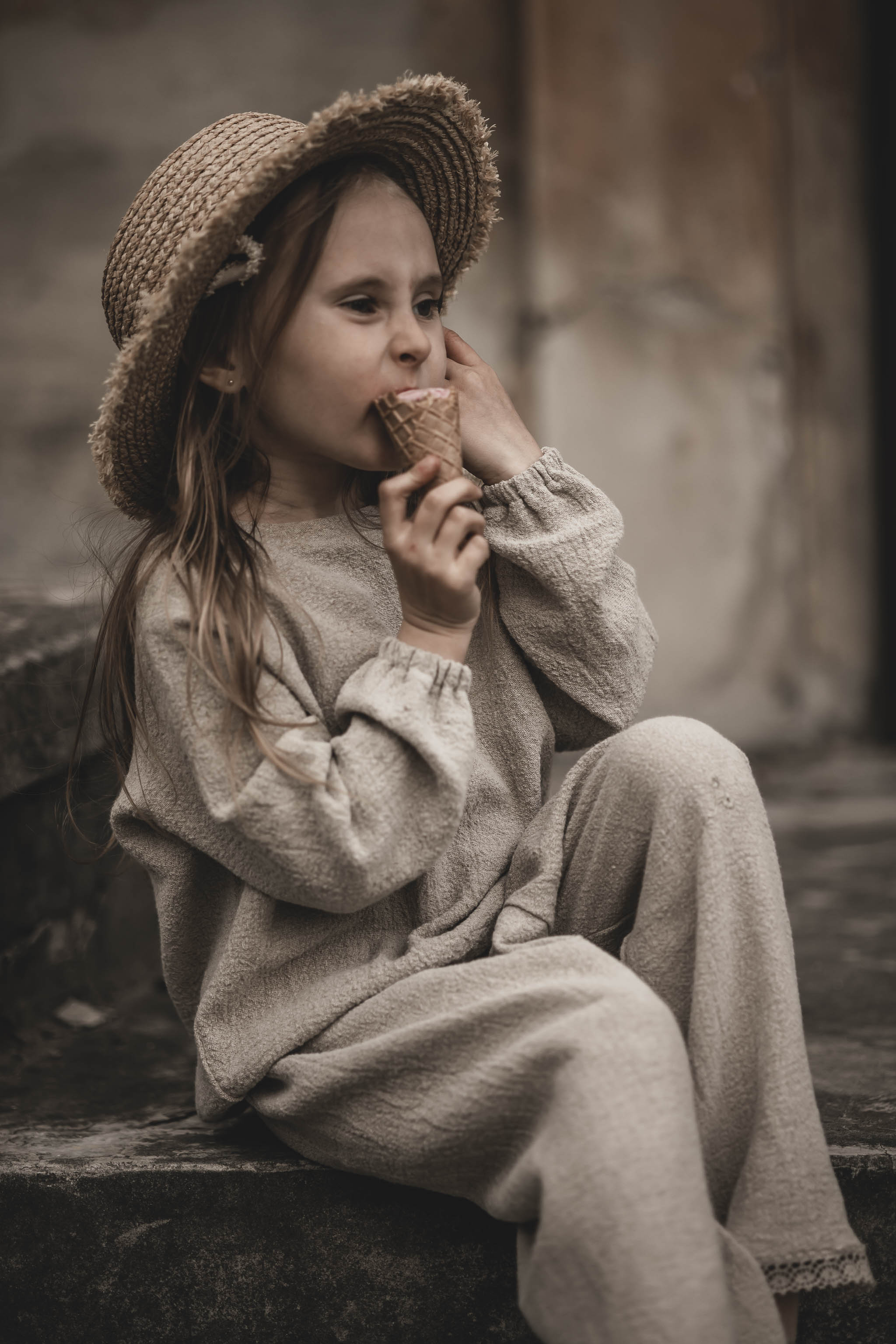 Bluzka lniana retro dla dziewczynki szara glina