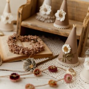 Czapeczka urodzinowa boho hand made natural beż z kokardką