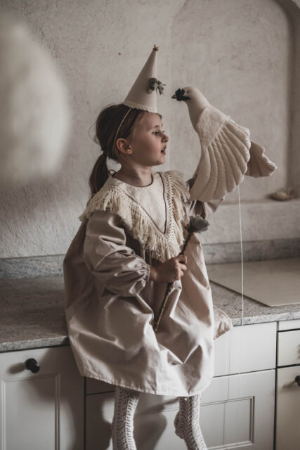 Czapeczka urodzinowa boho hand made natural beż z kokardką